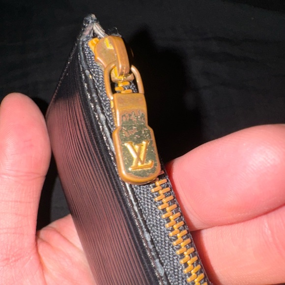 Louis Vuitton Black Epi Leather Keycles - Picture 4 of 8